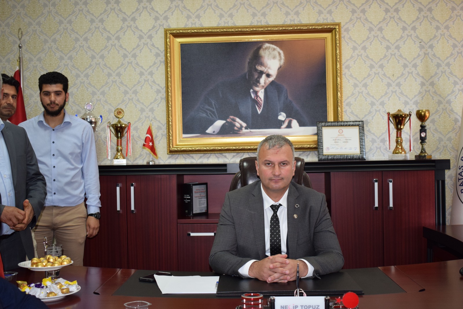 Karataş Belediye Başkanı Necip Topuz 23 Nisan Kutlama Mesajı Yayımladı. 