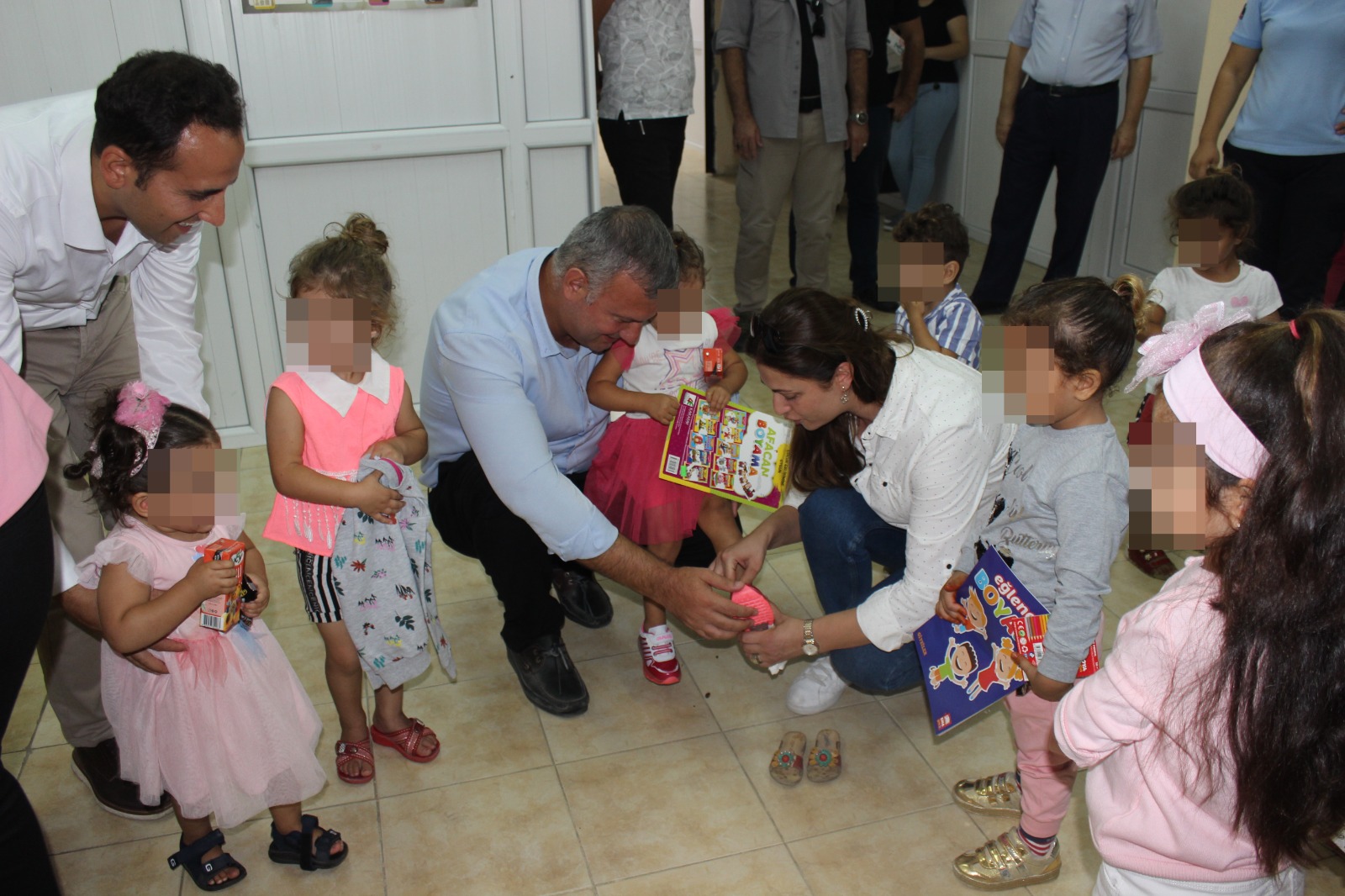 Karataş Belediyesinden Cezaevinde bulunan çocuklara yardım eli uzandı. 